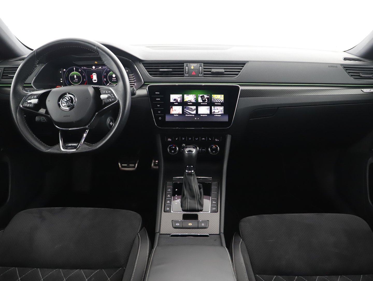 Škoda SUPERB Combi iV SPORTLINE DSG | Bild 5 von 15