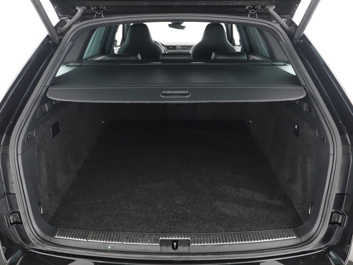 Škoda SUPERB Combi iV SPORTLINE DSG | Bild 10 von 15
