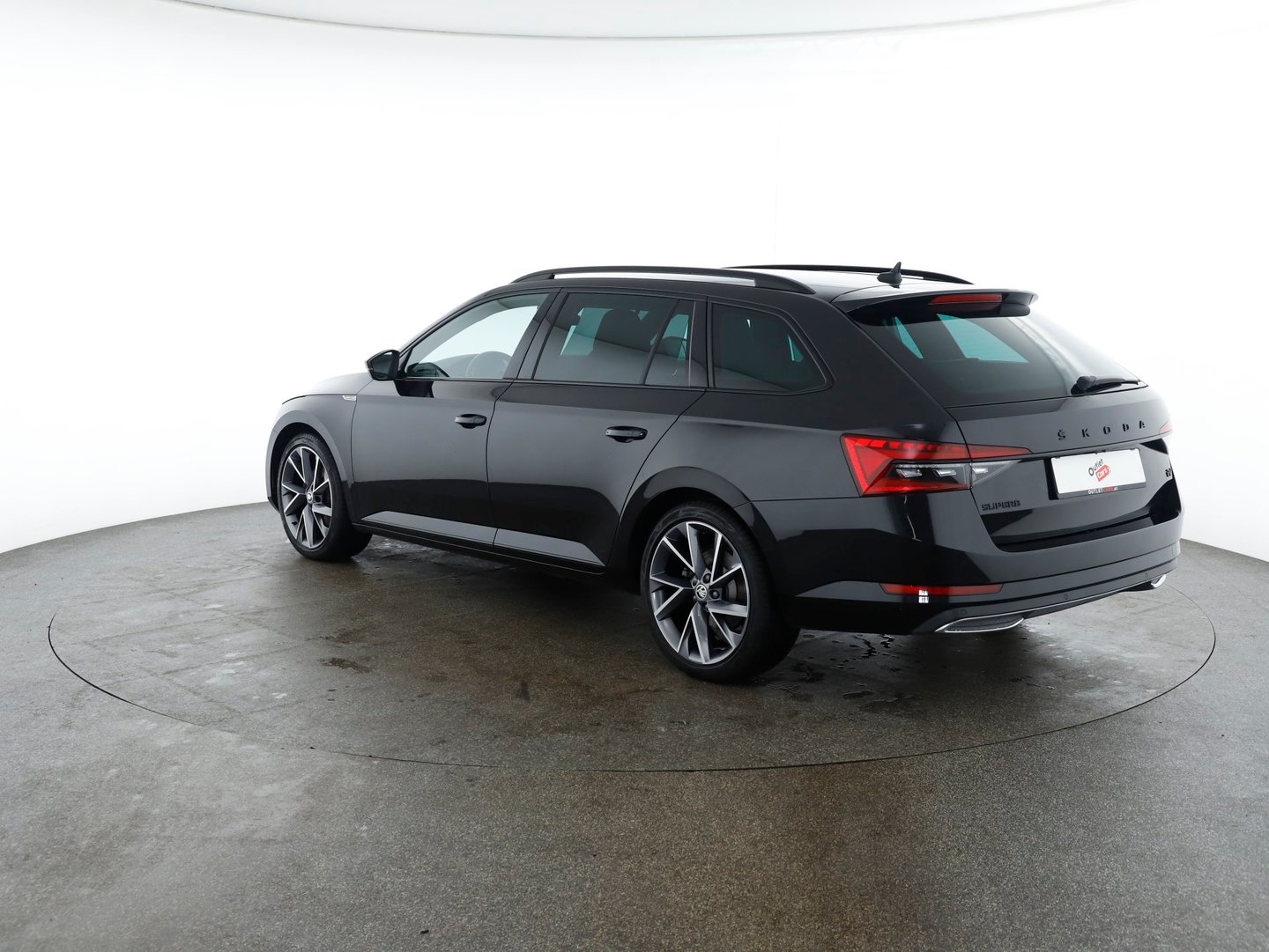 Škoda SUPERB Combi iV SPORTLINE DSG | Bild 2 von 15