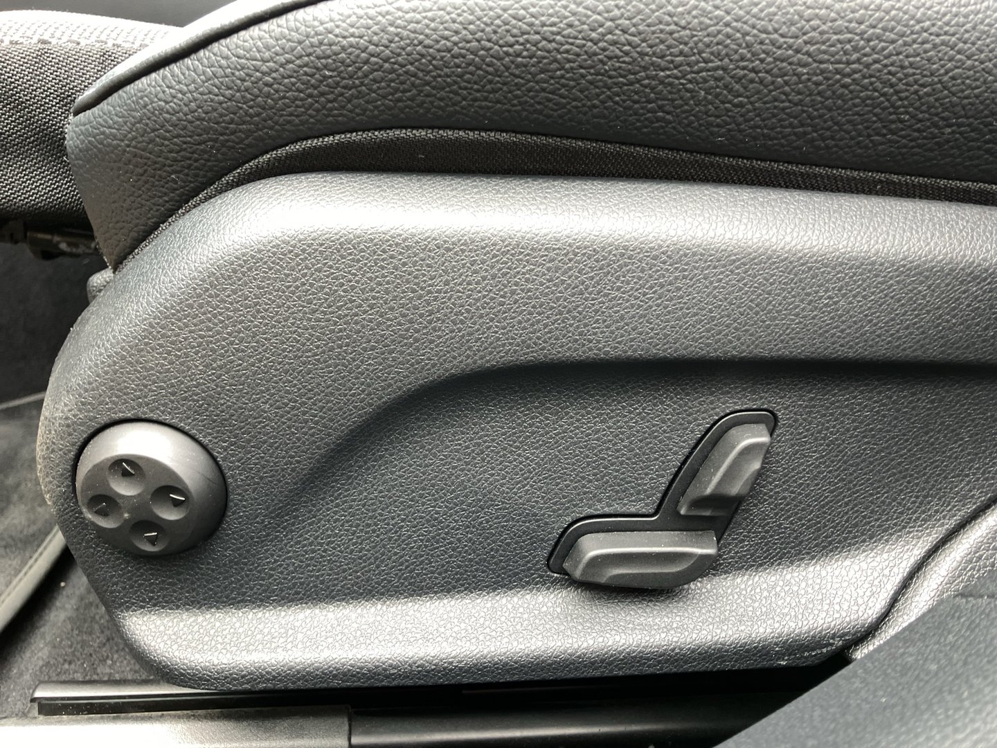 Mercedes E 220 d T 4MATIC Aut. | Bild 9 von 26