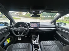 VW Golf Sport mHEV TSI DSG in Anemonenblau Metallic