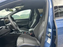 VW Golf Sport mHEV TSI DSG in Anemonenblau Metallic
