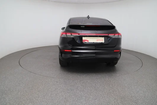 Bild eines Audi Q4 Sportback e-tron  performance