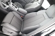Audi Q4 Sportback e-tron performance in Mythosschwarz metallic