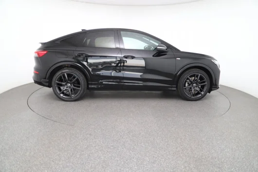 Bild eines Audi Q4 Sportback e-tron  performance