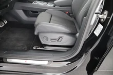 Audi Q4 Sportback e-tron performance in Mythosschwarz metallic