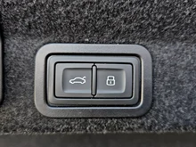 Audi A6 Limousine 50 TDI quattro Sport in brillantschwarz