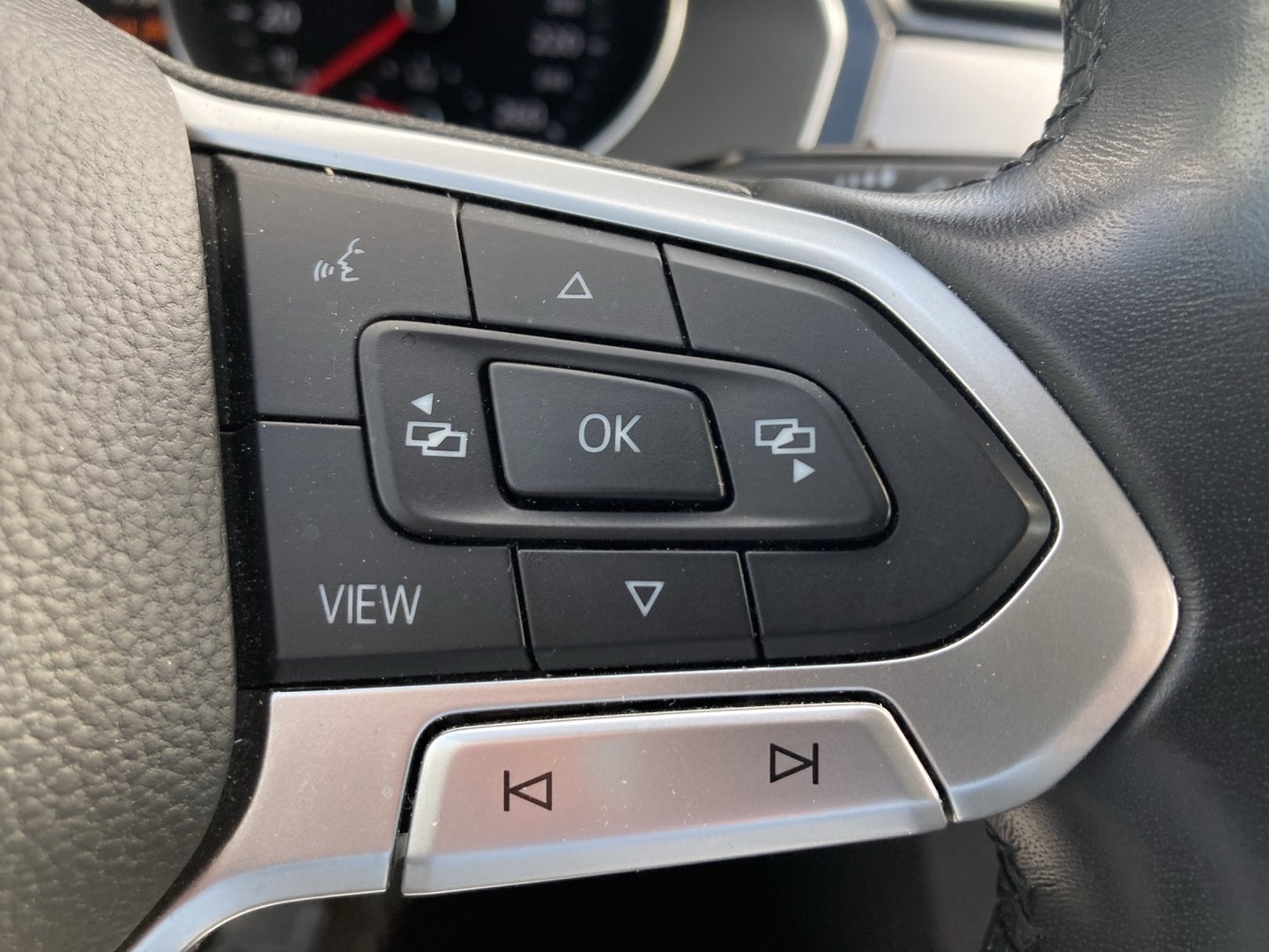 VW Passat Variant Business TDI SCR DSG | Bild 10 von 15