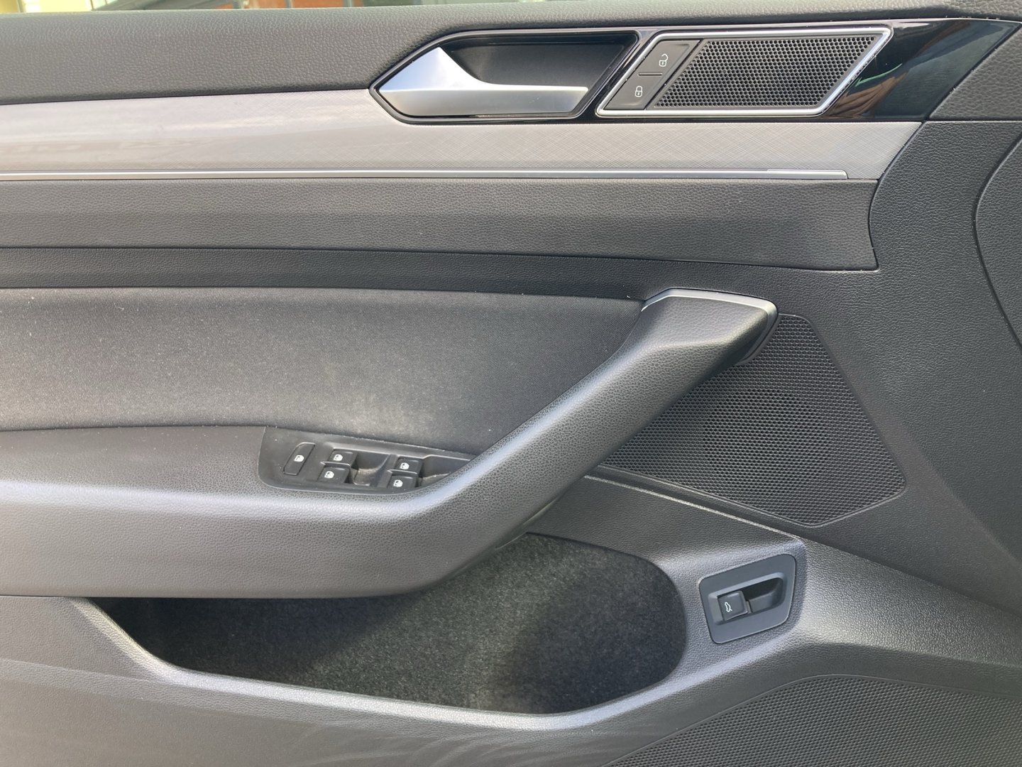 VW Passat Variant Business TDI SCR DSG | Bild 8 von 15