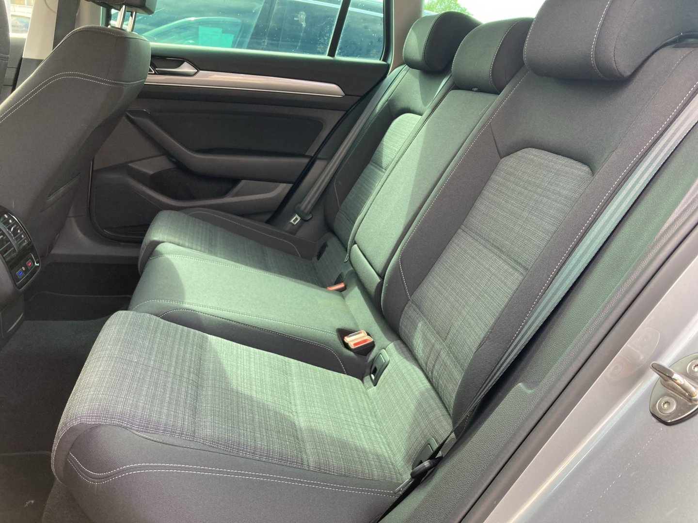 VW Passat Variant Business TDI SCR DSG | Bild 12 von 15
