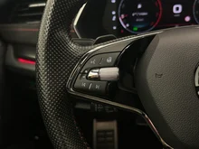 Škoda Octavia Combi 4x4 RS TDI DSG in Moon-Weiß Metallic