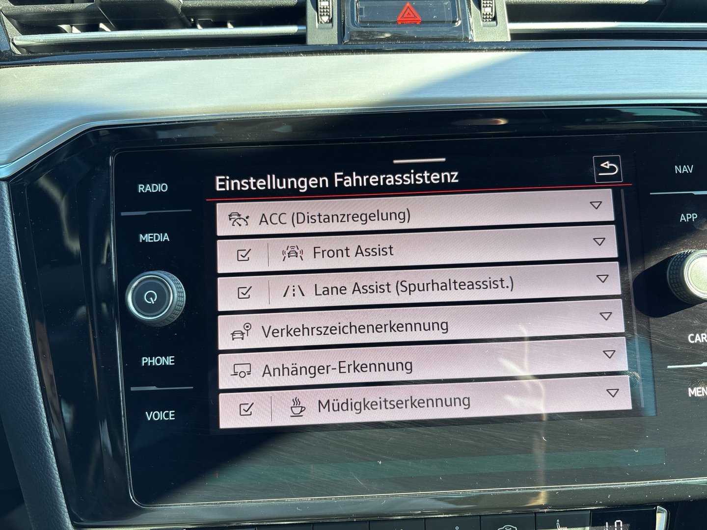 VW Passat Variant Highline TDI SCR DSG | Bild 17 von 26