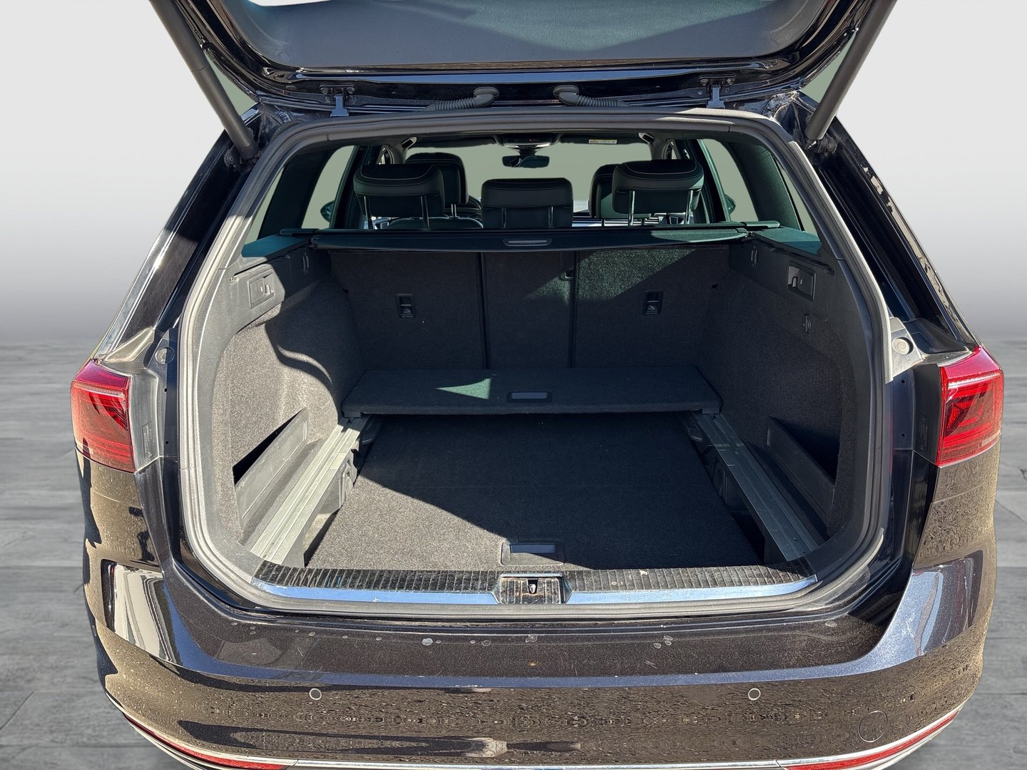 VW Passat Variant Highline TDI SCR DSG | Bild 23 von 26