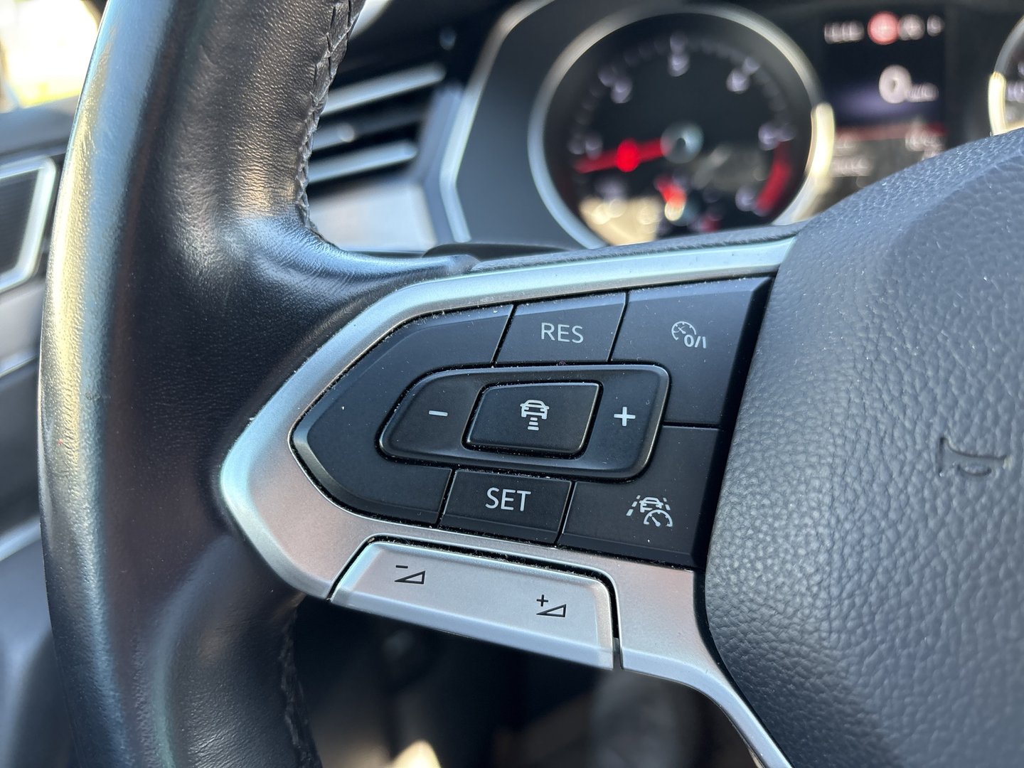 VW Passat Variant Highline TDI SCR DSG | Bild 12 von 26
