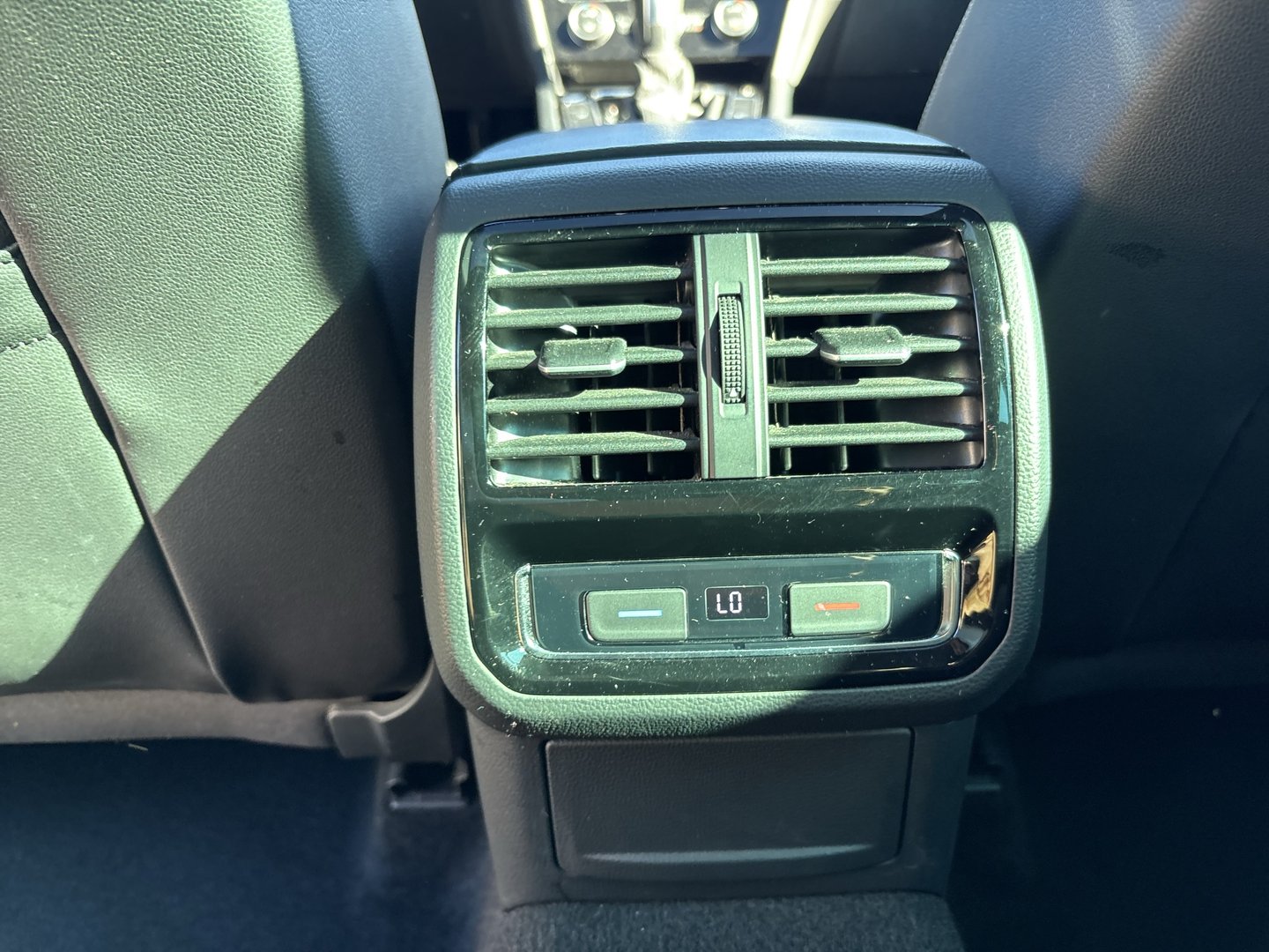 VW Passat Variant Highline TDI SCR DSG | Bild 22 von 26