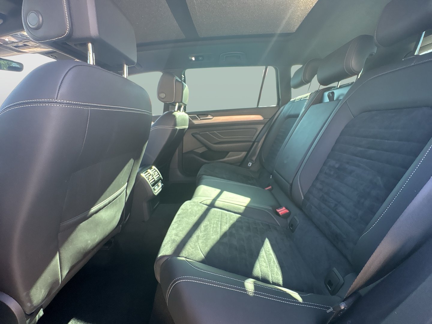 VW Passat Variant Highline TDI SCR DSG | Bild 20 von 26
