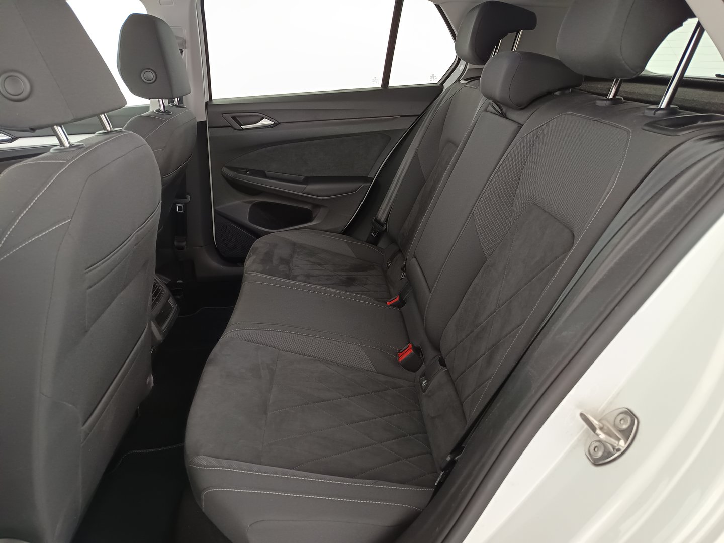 VW Golf Life mHeV TSI DSG | Bild 30 von 33