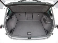 Škoda Karoq 4x4 Selection TDI DSG in Moon-Weiß Metallic