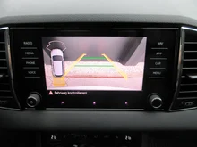 Škoda Karoq 4x4 Selection TDI DSG in Moon-Weiß Metallic