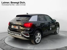 Audi Q2 35 TFSI admired in brillantschwarz klar