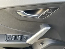 Audi Q2 35 TFSI admired in brillantschwarz klar