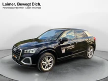 Audi Q2 35 TFSI admired in brillantschwarz klar