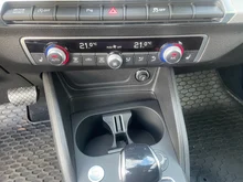 Audi Q2 35 TFSI admired in brillantschwarz klar