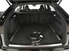 Audi Q8 e-hybrid quattro 360 kW in Mythosschwarz Metallic