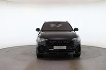 Audi Q8 e-hybrid quattro 360 kW in Mythosschwarz Metallic