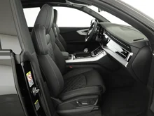 Audi Q8 e-hybrid quattro 360 kW in Mythosschwarz Metallic