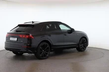 Audi Q8 e-hybrid quattro 360 kW in Mythosschwarz Metallic
