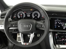 Audi Q8 e-hybrid quattro 360 kW in Mythosschwarz Metallic