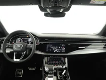 Audi Q8 e-hybrid quattro 360 kW in Mythosschwarz Metallic