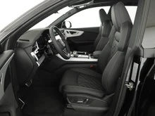 Audi Q8 e-hybrid quattro 360 kW in Mythosschwarz Metallic