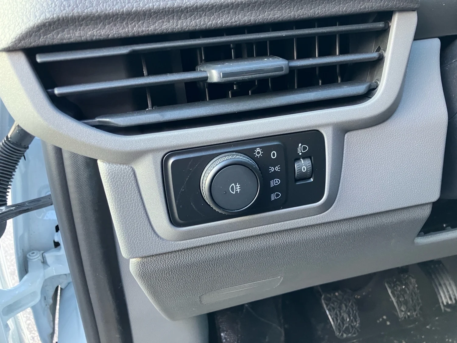 Bild eines Transporter Kasten L-Trennwand TDI