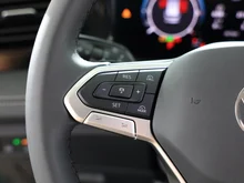 VW Tiguan Friends TDI 4MOTION DSG in Cipressino-Grün Metallic