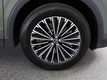 VW Tiguan Friends TDI 4MOTION DSG in Cipressino-Grün Metallic