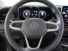VW Tiguan Friends TDI 4MOTION DSG in Cipressino-Grün Metallic