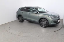 VW Tiguan Friends TDI 4MOTION DSG in Cipressino-Grün Metallic