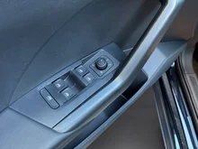 VW T-Cross 4Me TSI in Deep Black Perleffekt
