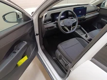 VW T-Roc Life eTSI DSG in Pure White