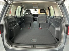 VW Touran Friends TDI DSG in Delfingrau Metallic