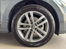 VW Touran Friends TDI DSG in Delfingrau Metallic