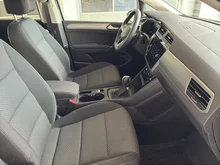 VW Touran Friends TDI DSG in Delfingrau Metallic