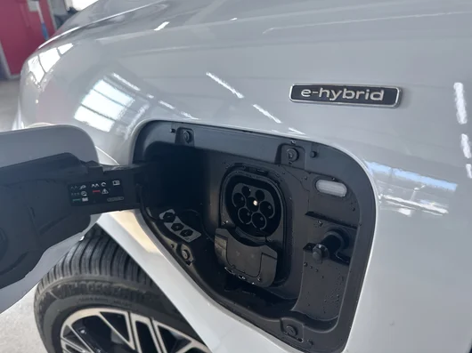 Bild eines Audi Q3 e-hybrid 200 kW