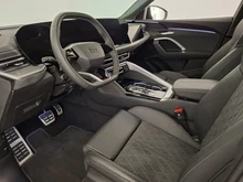 Audi Q5 SUV TDI quattro 150 kW in Mythosschwarz Metallic