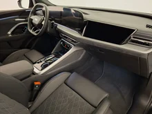 Audi Q5 SUV TDI quattro 150 kW in Mythosschwarz Metallic