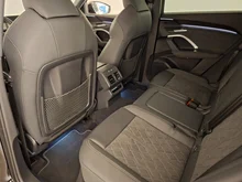Audi Q5 SUV TDI quattro 150 kW in Mythosschwarz Metallic