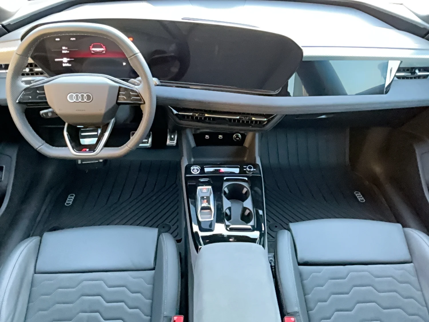 Bild eines Audi A6 Avant e-tron quattro