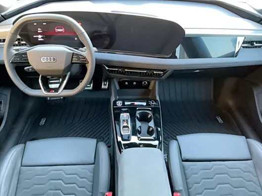 Bild eines Audi A6 Avant e-tron quattro